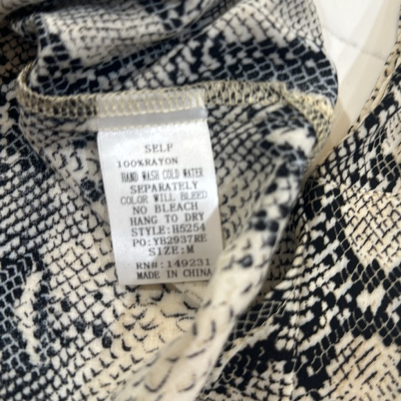 Snake print blouse - Picture 6 of 6